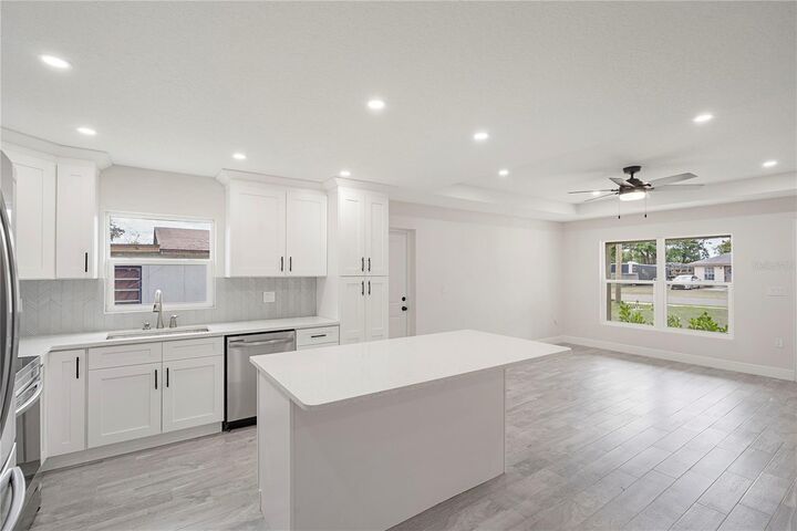 Property Photo:  2008 2nd Avenue E  FL 34221 