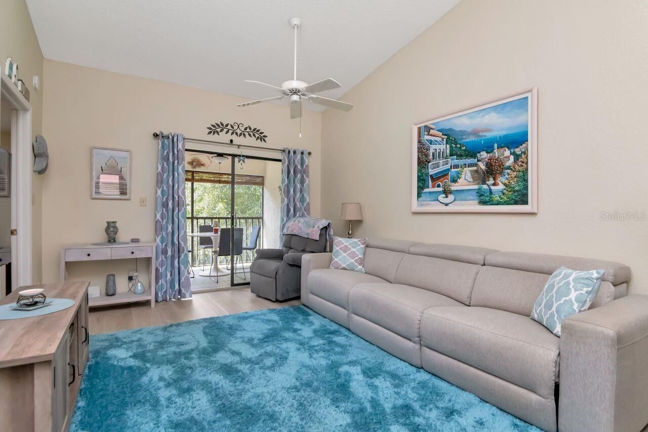 Property Photo:  11511 113th Street 13F  FL 33778 