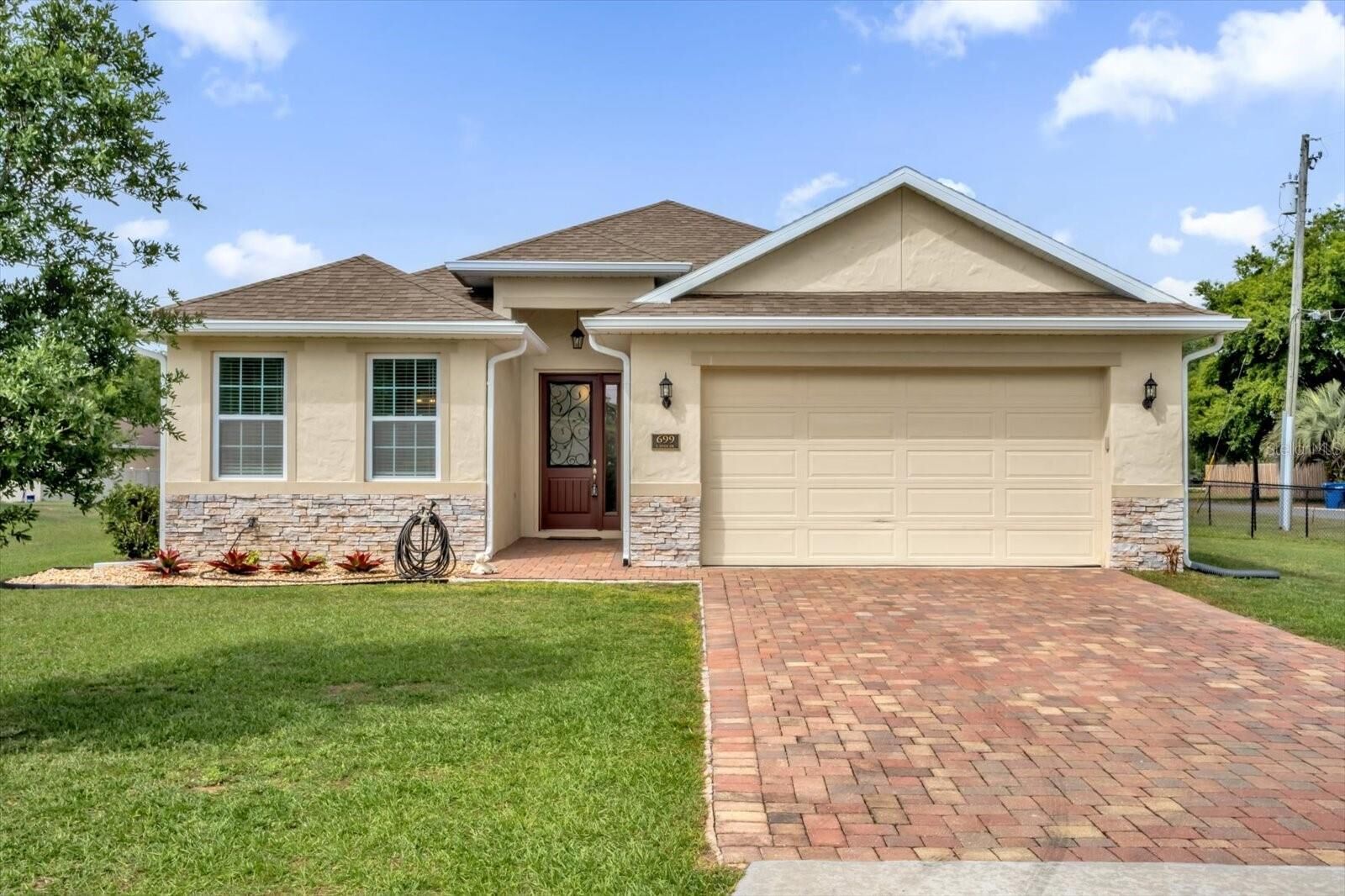 Property Photo: 699 S Dixie Drive FL 34737