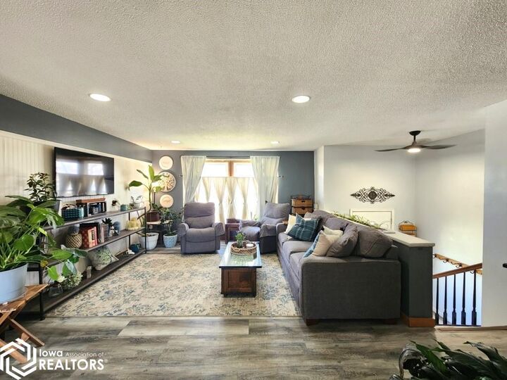 Property Photo:  1026 N Polk Avenue  IA 50401 