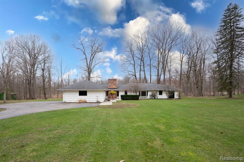 Property Photo:  1530 S Baldwin Road  MI 48360 1008 