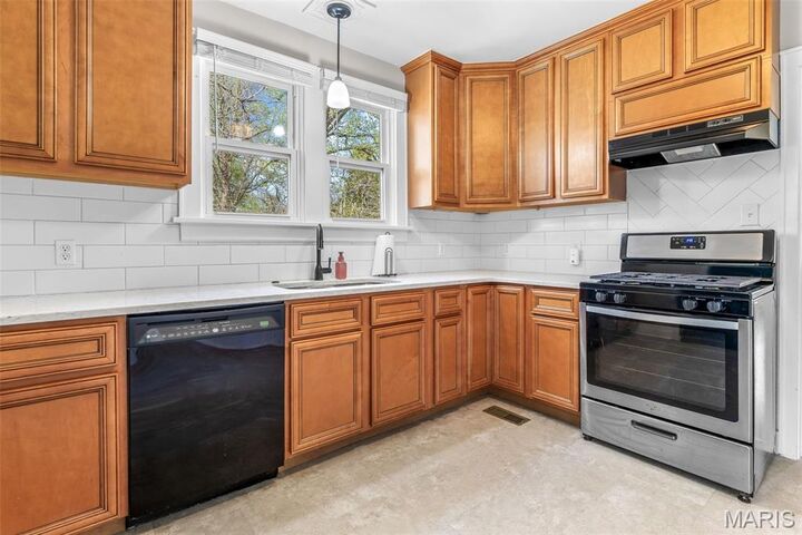 Property Photo:  501 Taylor Avenue  MO 63640 