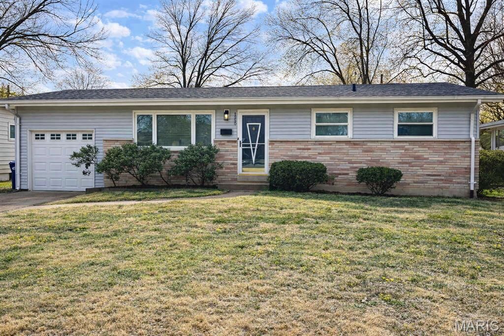 Property Photo: 1350 Ensenada Drive MO 63031