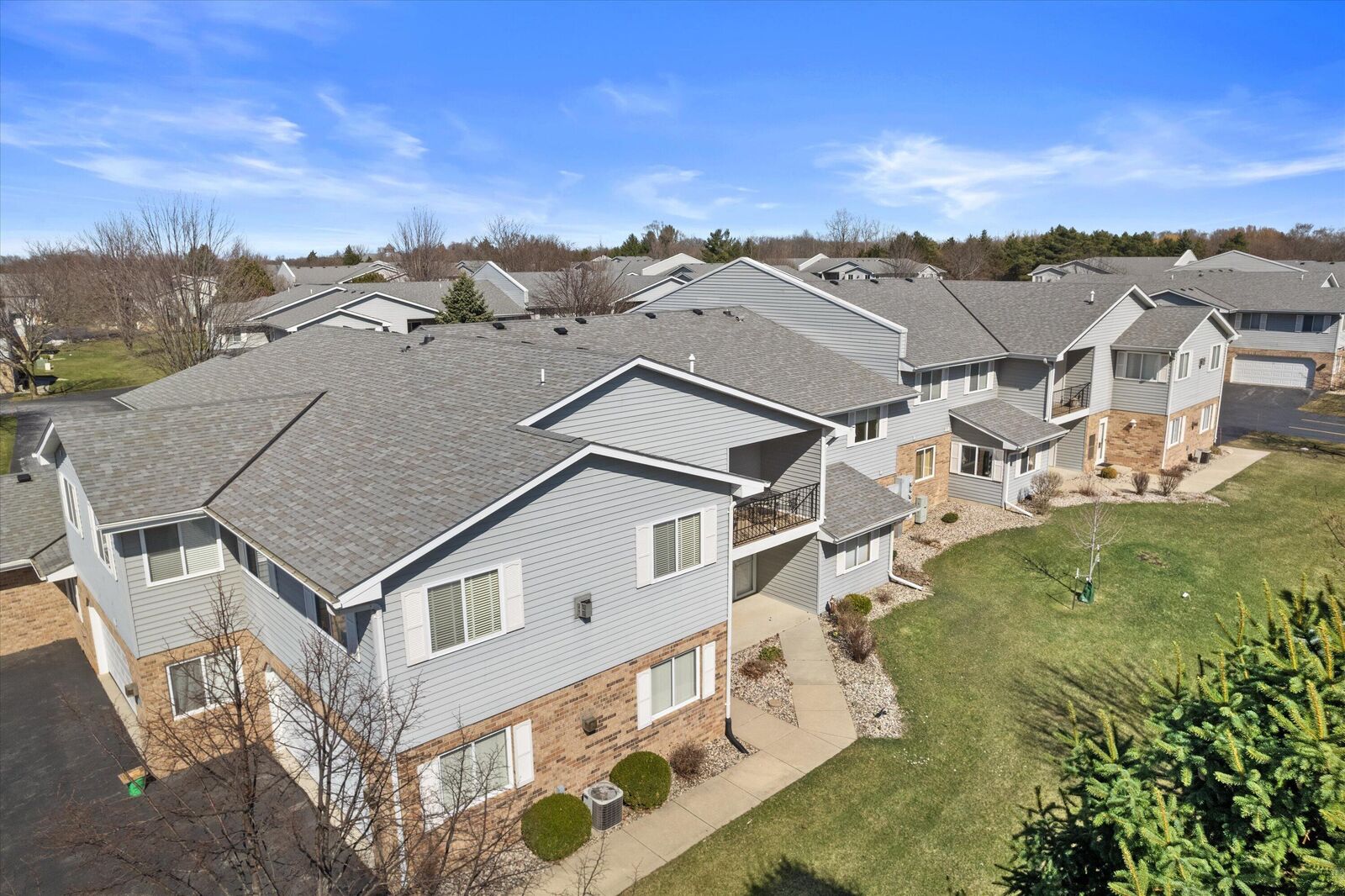 Property Photo: 1057 N Sunnyslope Dr 104 WI 53406