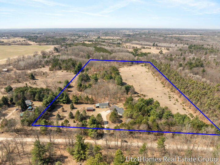 Property Photo: 1695 160th Avenue MI 49336