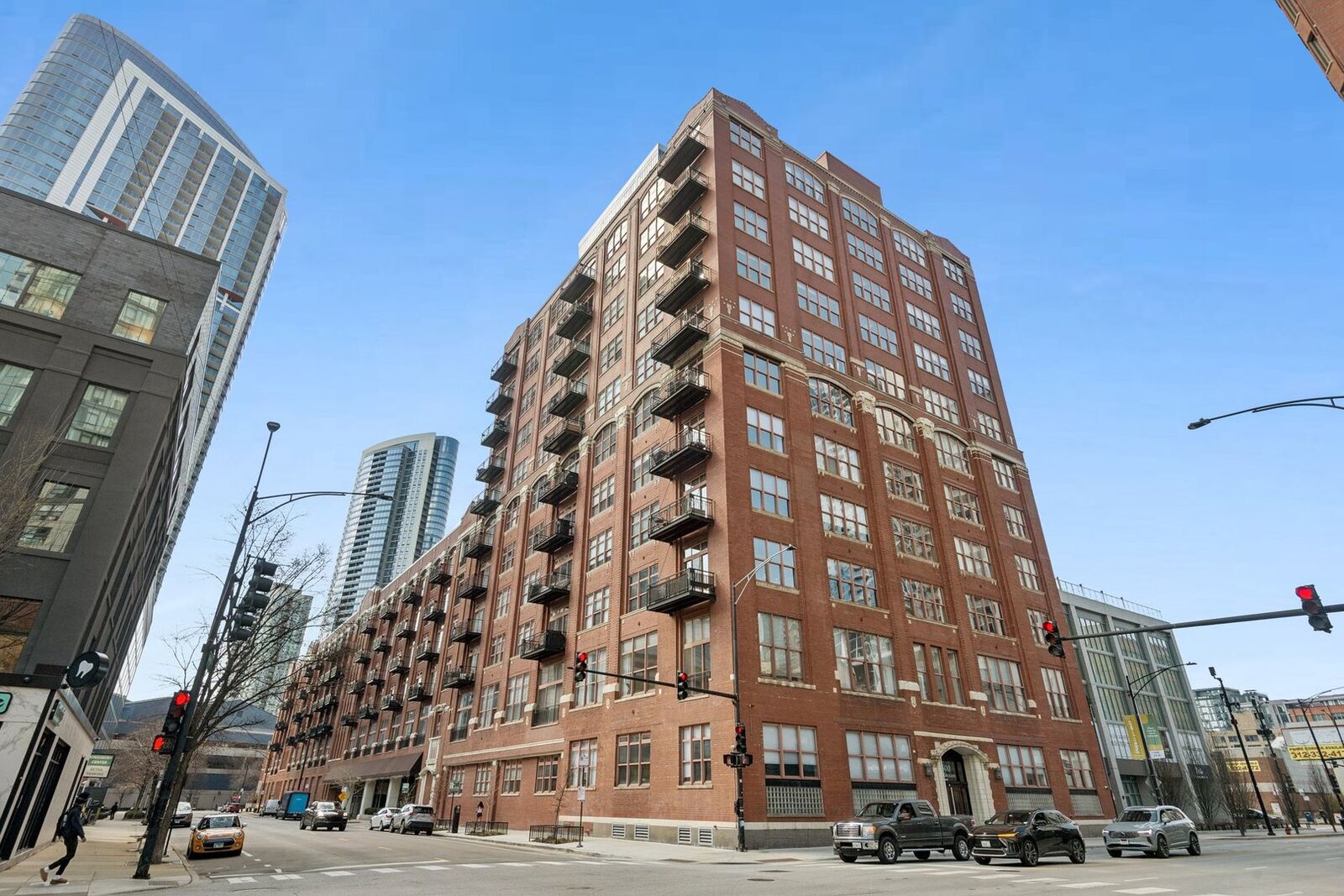 Property Photo:  360 W Illinois Street 5F  IL 60654 