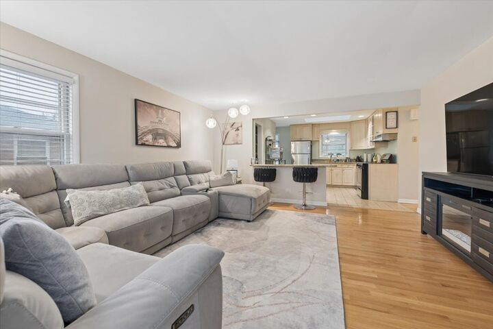 Property Photo: 26 S Rohlwing Road IL 60074