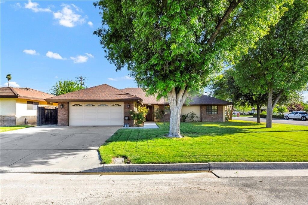 Property Photo:  41257 Plumrose  CA 92544 