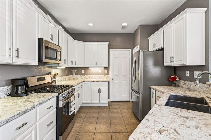 Property Photo:  5759 Mapleview Drive  CA 92509 