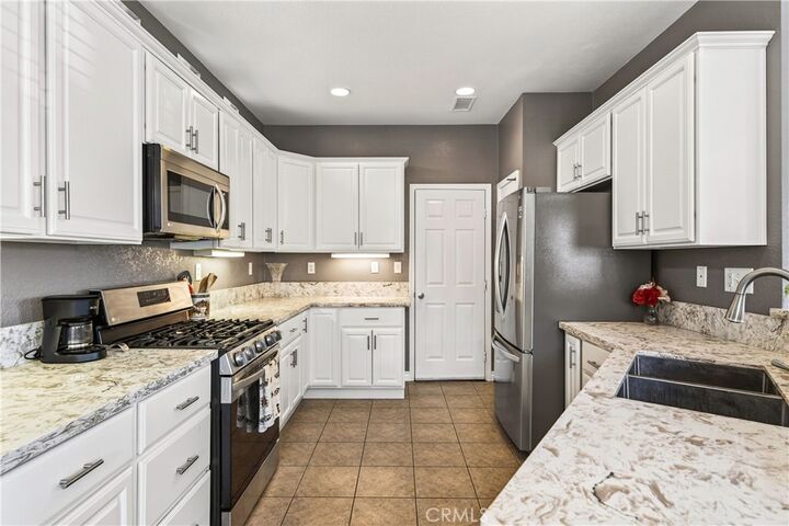 Property Photo:  5759 Mapleview Drive  CA 92509 