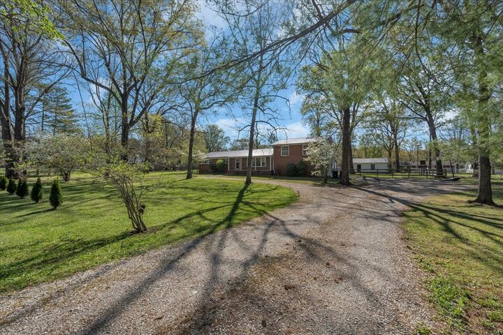 Property Photo:  105 Inglewood Dr  TN 37388 