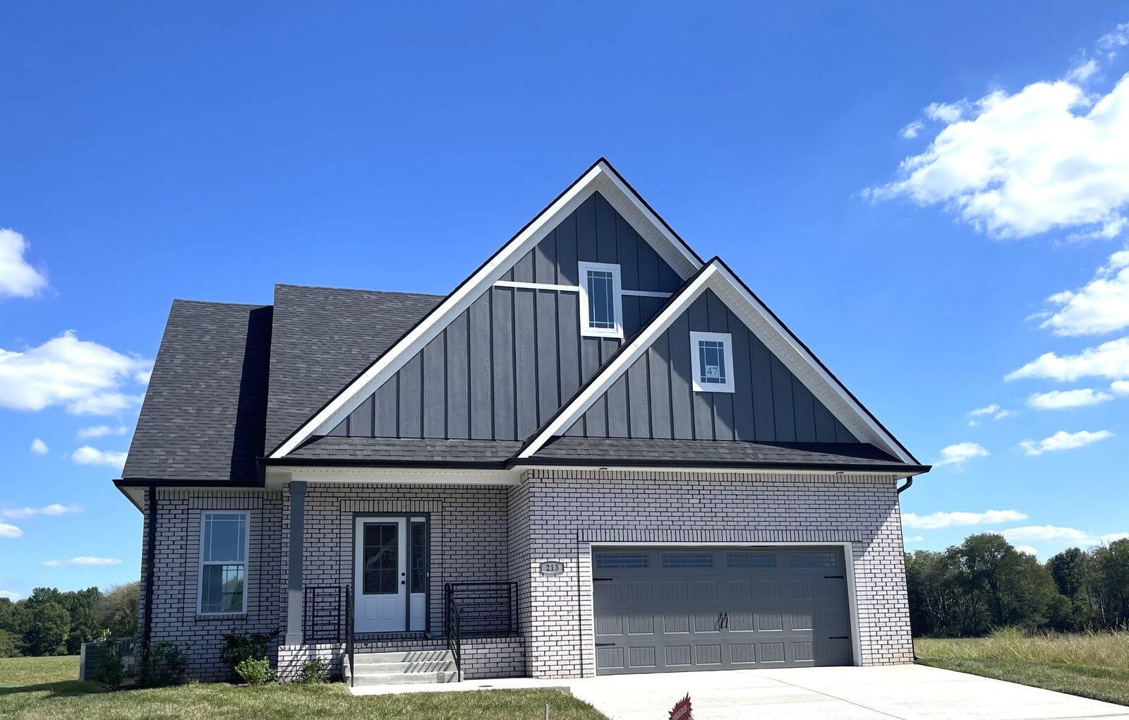 Property Photo: 213 Harvest Moon Dr TN 37043