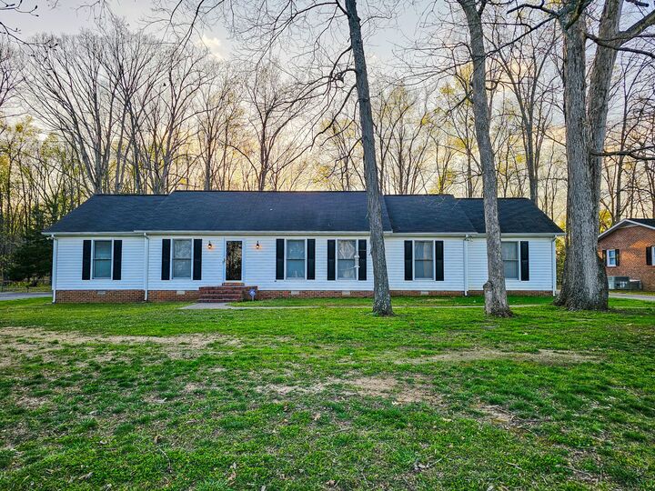 Property Photo: 331 Hilltop Dr TN 37160