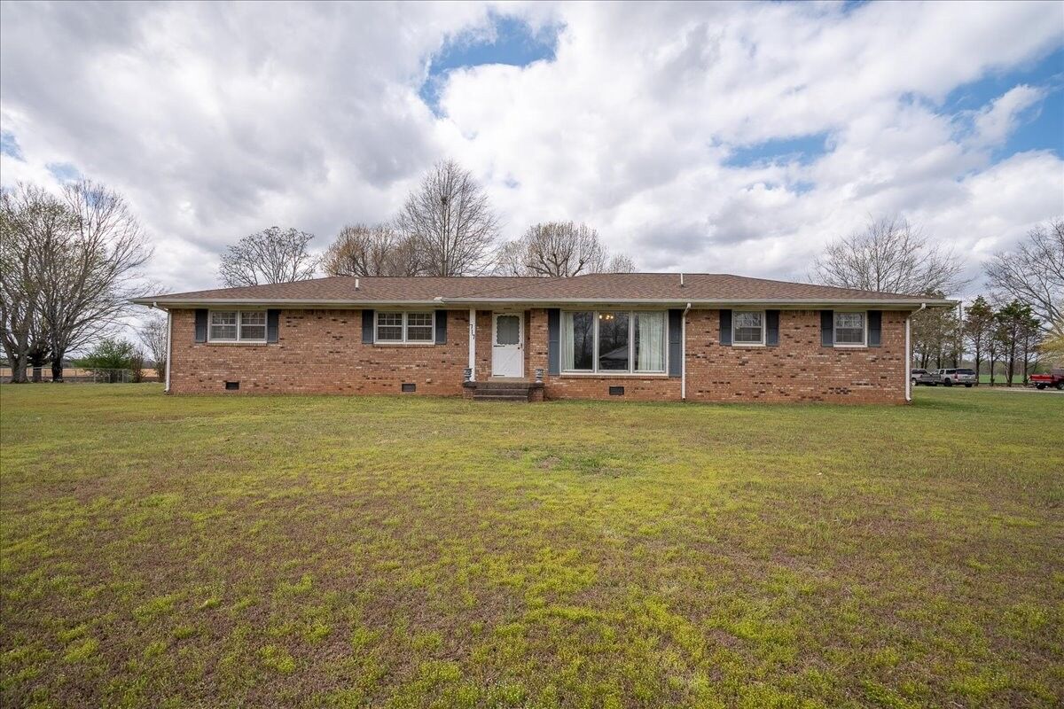 Property Photo:  717 Brenda Ave  TN 38469 