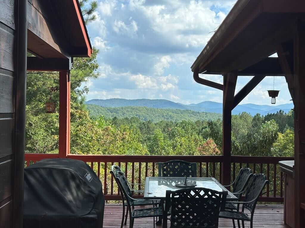 Property Photo: 603 Redberry Ridge Road GA 30513