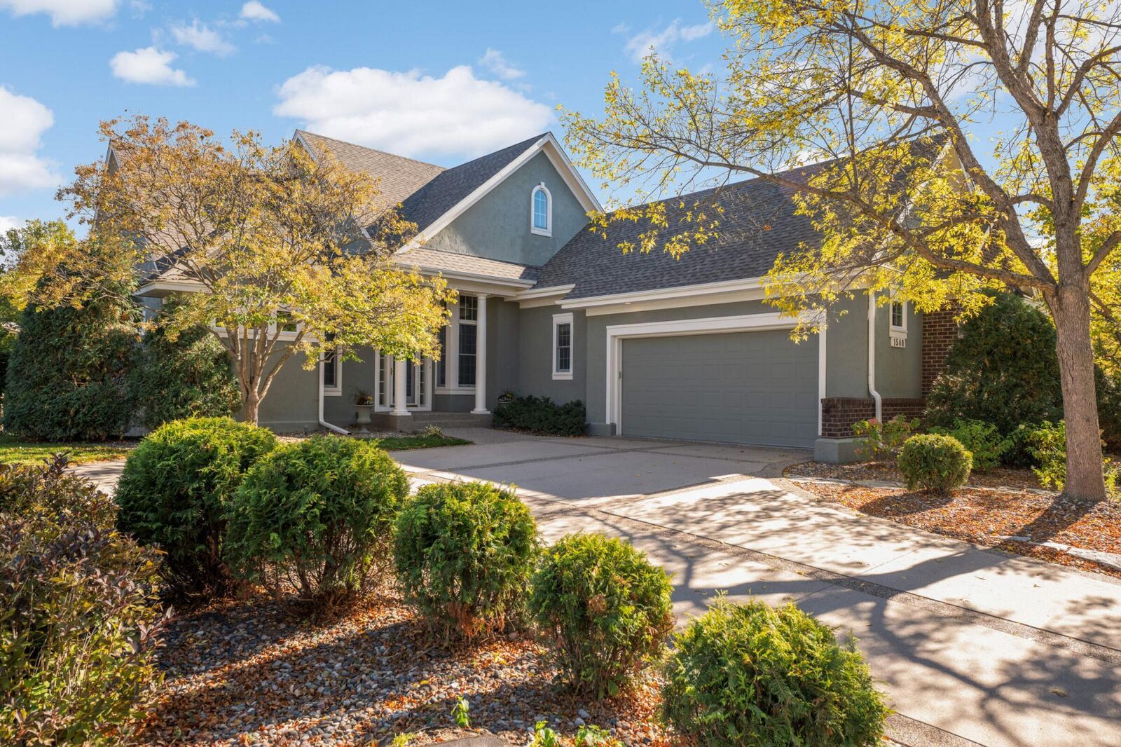 Property Photo:  1540 Waterford Court  MN 55422 