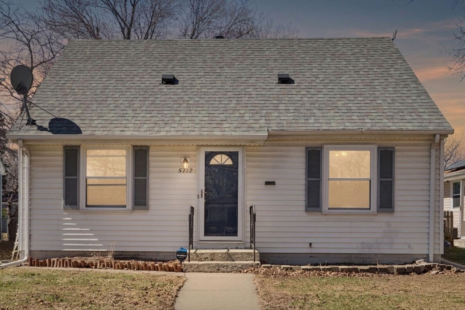 Property Photo:  5712 39th Avenue S  MN 55417 