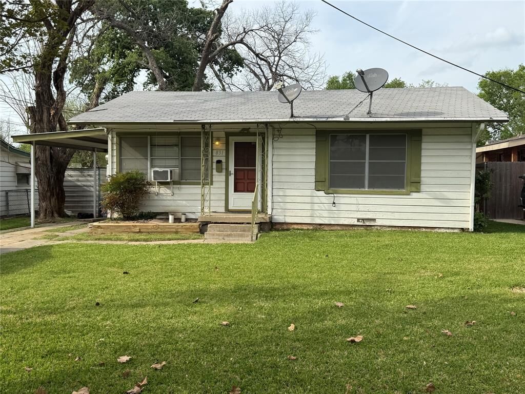 Property Photo:  831 Cedar Drive  TX 75149 