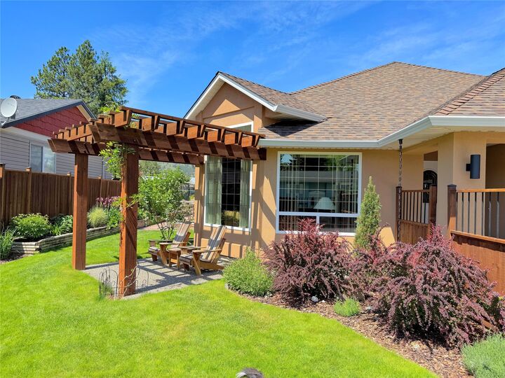 Property Photo: 389 Billiter Avenue BC V0X 1W0