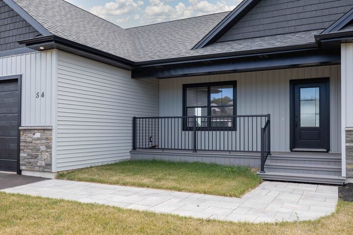 Property Photo: 54 Alice Avenue PE C1C 0V4