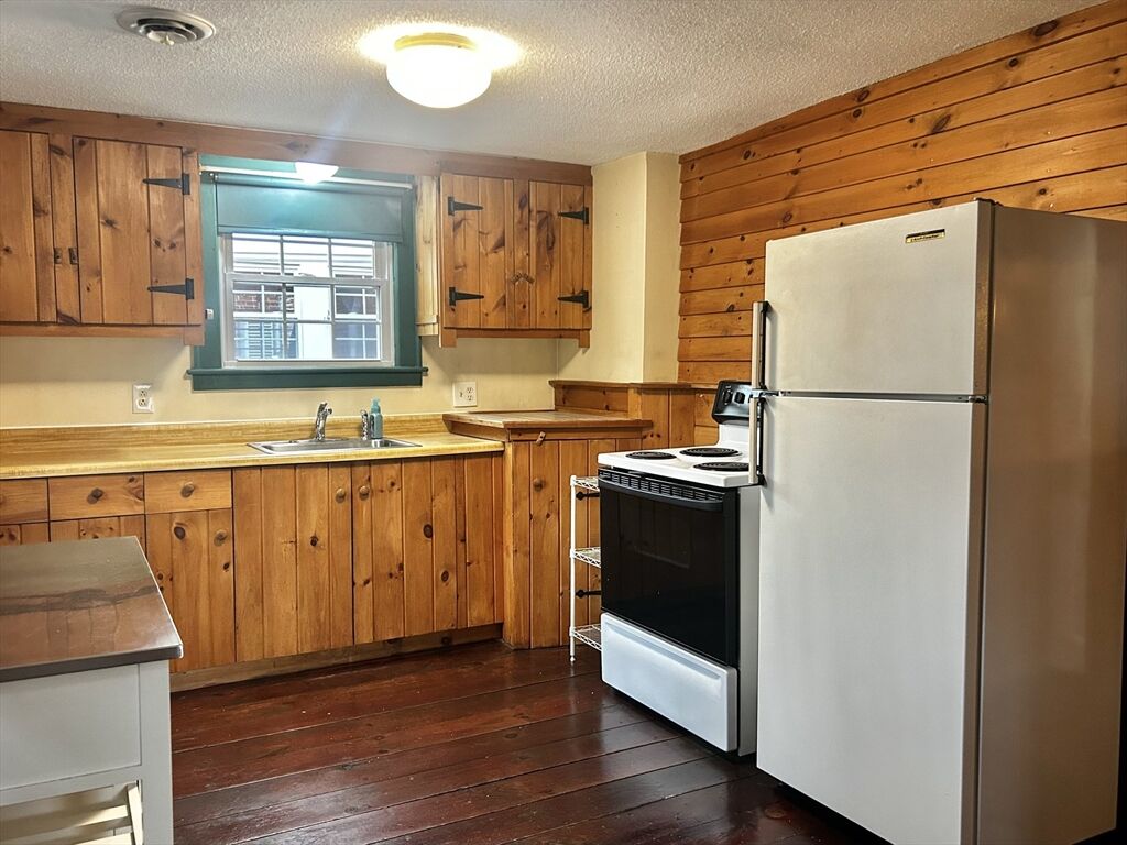 Property Photo:  6 Long Farm Terrace 6  MA 01301 