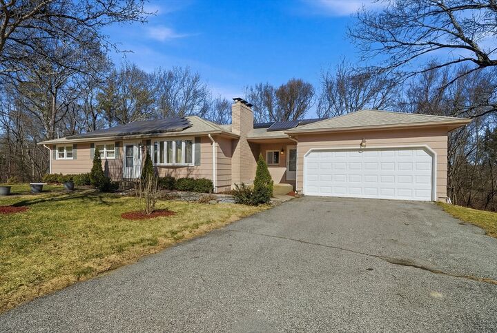 Property Photo:  6 Brenda Dr  MA 01527 