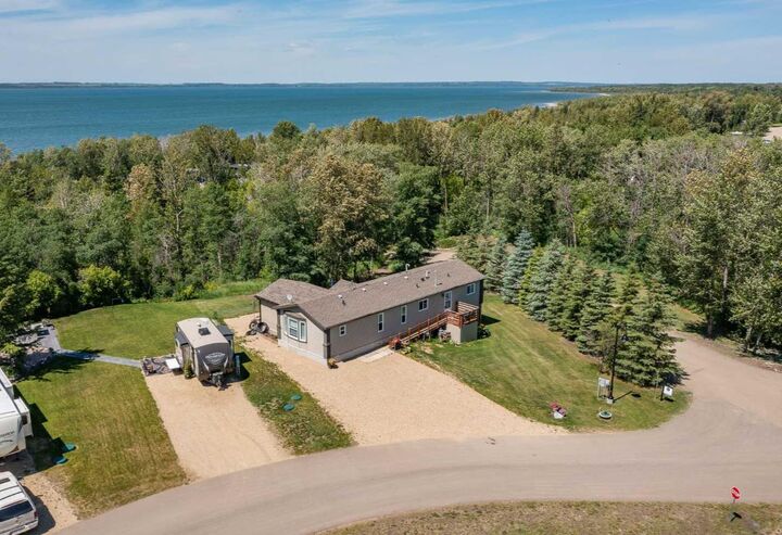 Property Photo:  41310 Range Road 282 101  AB T4L 2N3 