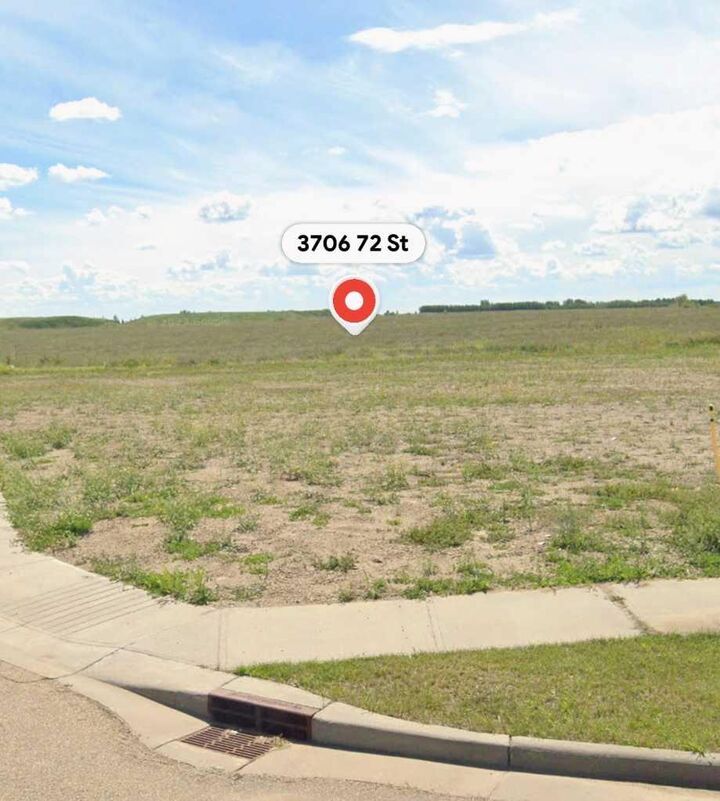3706 72 St. Cls. — photo 1