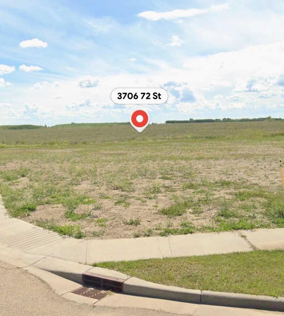 Property Photo: 3706 72 St. Cls. AB T4V 3V2