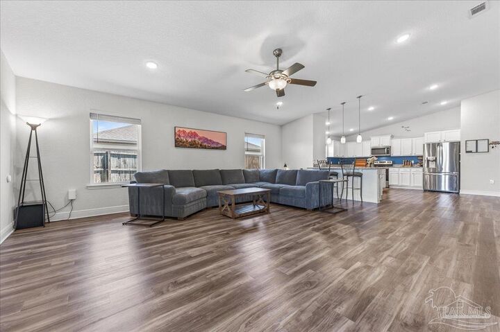 Property Photo:  6130 Redberry Dr  FL 32563 