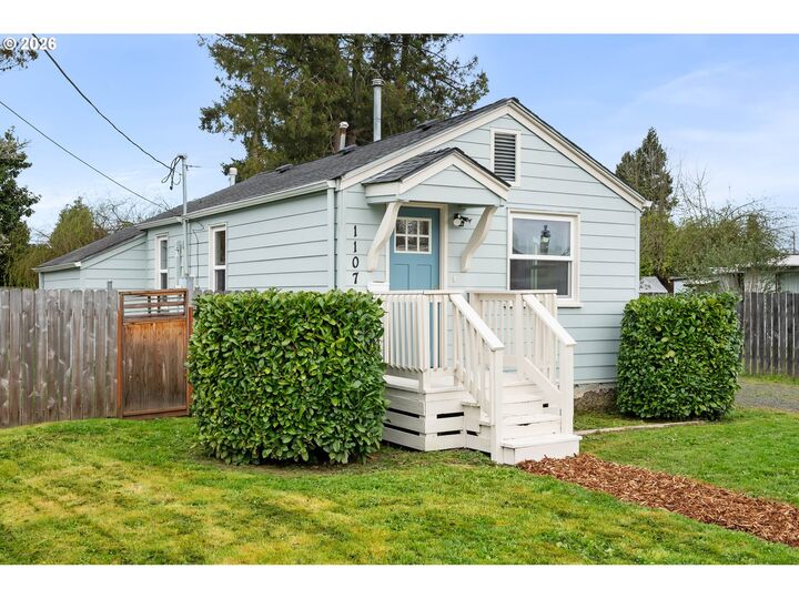 Property Photo: 1107 S 7th St OR 97424