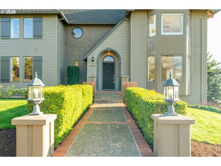 Property Photo:  8710 NW Hazeltine St  OR 97229 