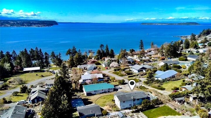 Property Photo:  40  Dungeness Place  WA 98368 