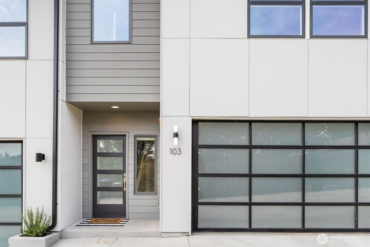 Property Photo:  6525 NE 182nd Street 103  WA 98028 