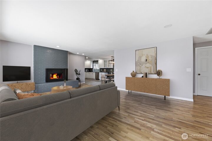 Property Photo: 672 SE 4th Avenue WA 98277