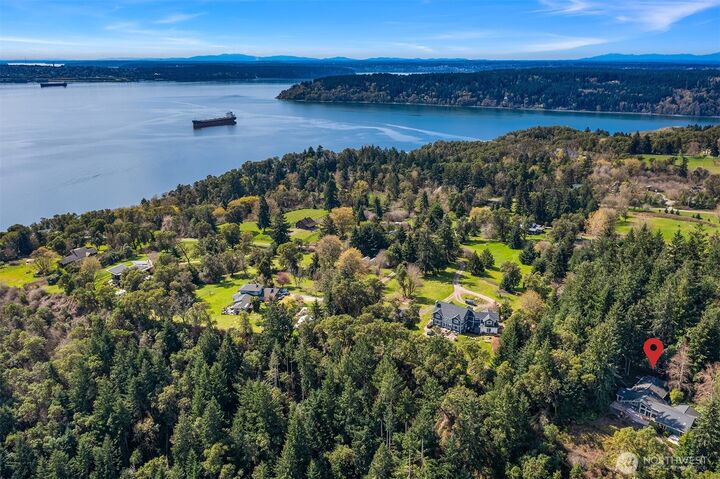 Property Photo:  28302  97th Avenue SW  WA 98070 