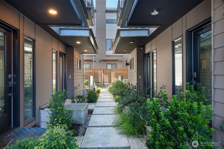 Property Photo:  6313  9th Avenue NE A  WA 98115 