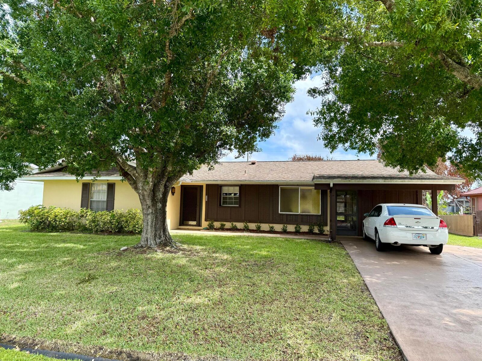 Property Photo:  532 SE Brookside Terrace  FL 34983 