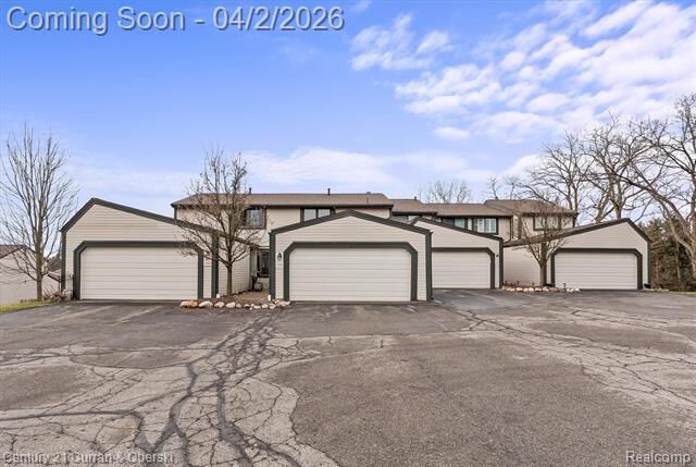 Property Photo:  1146 Concord Court 43  MI 48167 