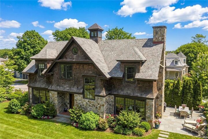 Property Photo:  29 Prairie Avenue 9  RI 02840 