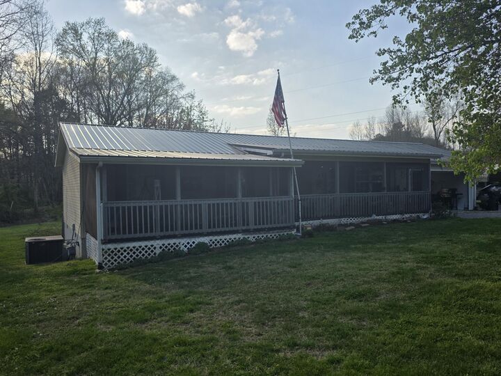 Property Photo: 1592 Old Stage Road TN 37381