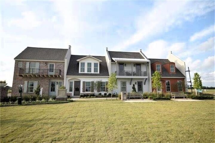 Property Photo:  4315 Village Lane #1  LA 70607 