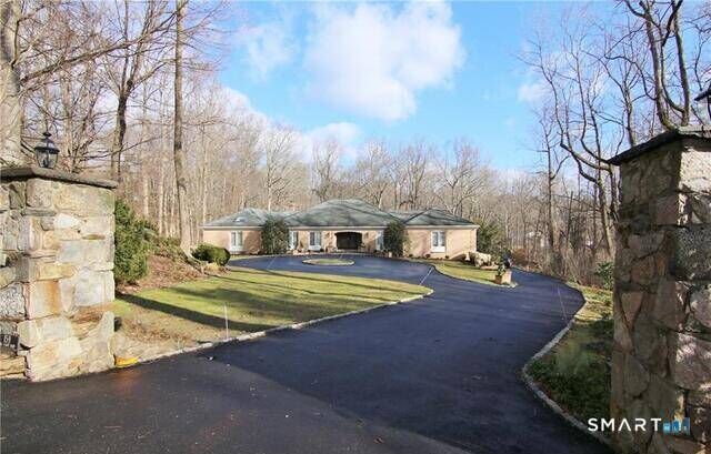 Property Photo:  159 Long Close Road  CT 06902 