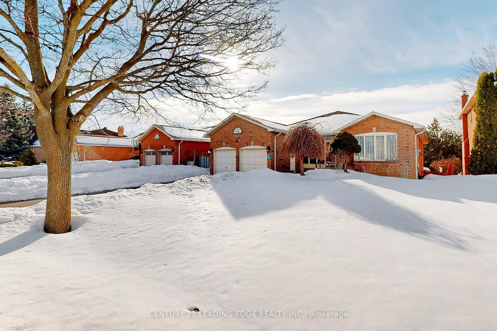 Property Photo:  9 Coates Crescent  ON L4E 2M3 