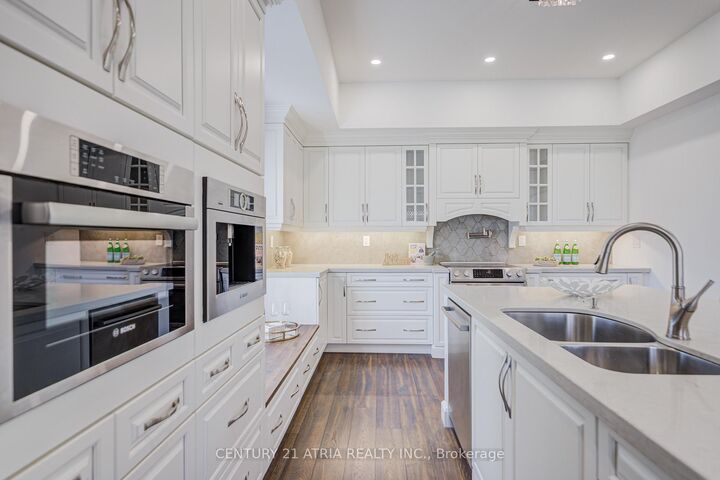 Property Photo: 27 Denlow Boulevard ON M3B 1P5