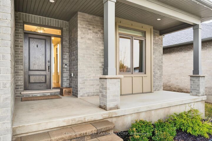 Property Photo:  31 Lindsay Crescent  ON N7G 0G5 