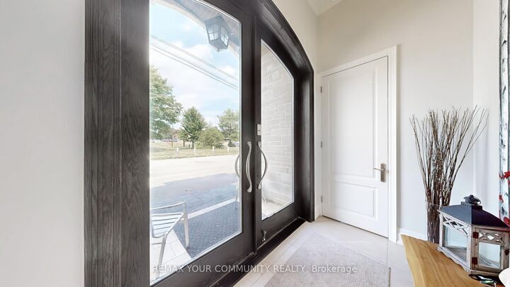 Property Photo: 42 Somerville Street ON L4A 1G6