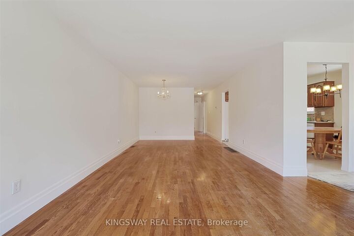 Property Photo: 184 Edmonton Drive ON M2J 3X5