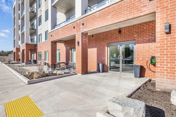 Photo de la propriété: 64 Queen Street S 104 ON L0G 1W0