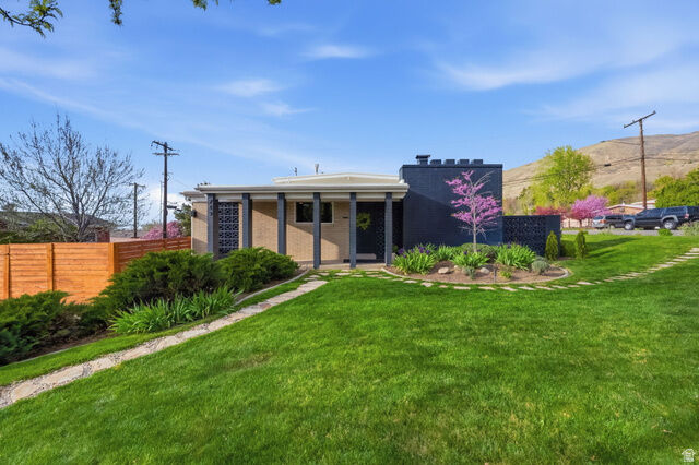 Property Photo:  749 E 400 N  UT 84010 